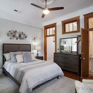 Bed & Breakfast 101 E Waldburg - Cozy Just Off Of Forsyth Park